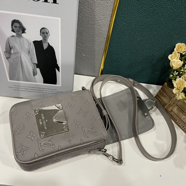 ルイヴィトンバッグ角部分ディテール